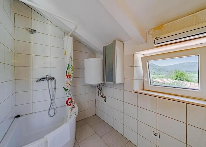 Olive House Semesterbostad *